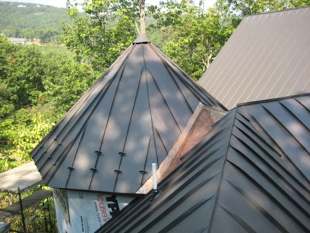 Professional Roof Tarp Installation by Craftsman Roofing in Southwest Lakeland